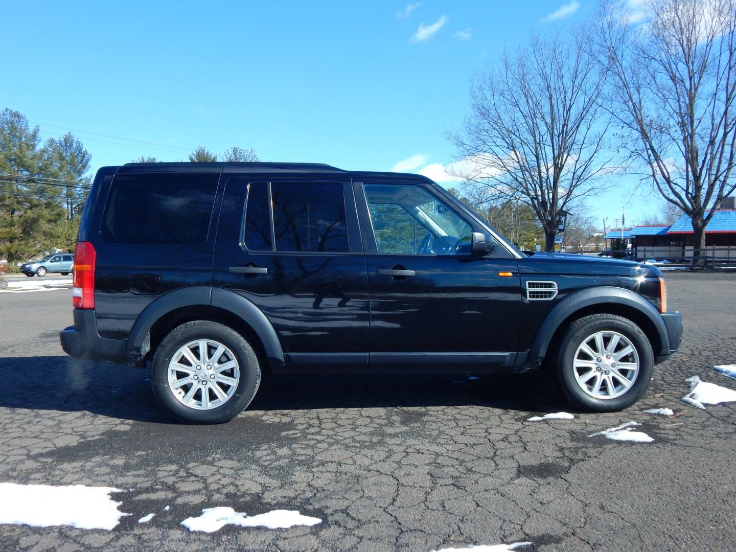 2008 Black /Tan Leather Land Rover LR3 SE (SALAE25488A) with an 4.4L V8 DOHC 32V engine, 6-Speed Automatic Overdrive transmission, located at 6528 Lower York Road, New Hope, PA, 18938, (215) 862-9555, 40.358707, -74.977882 - Photo#5